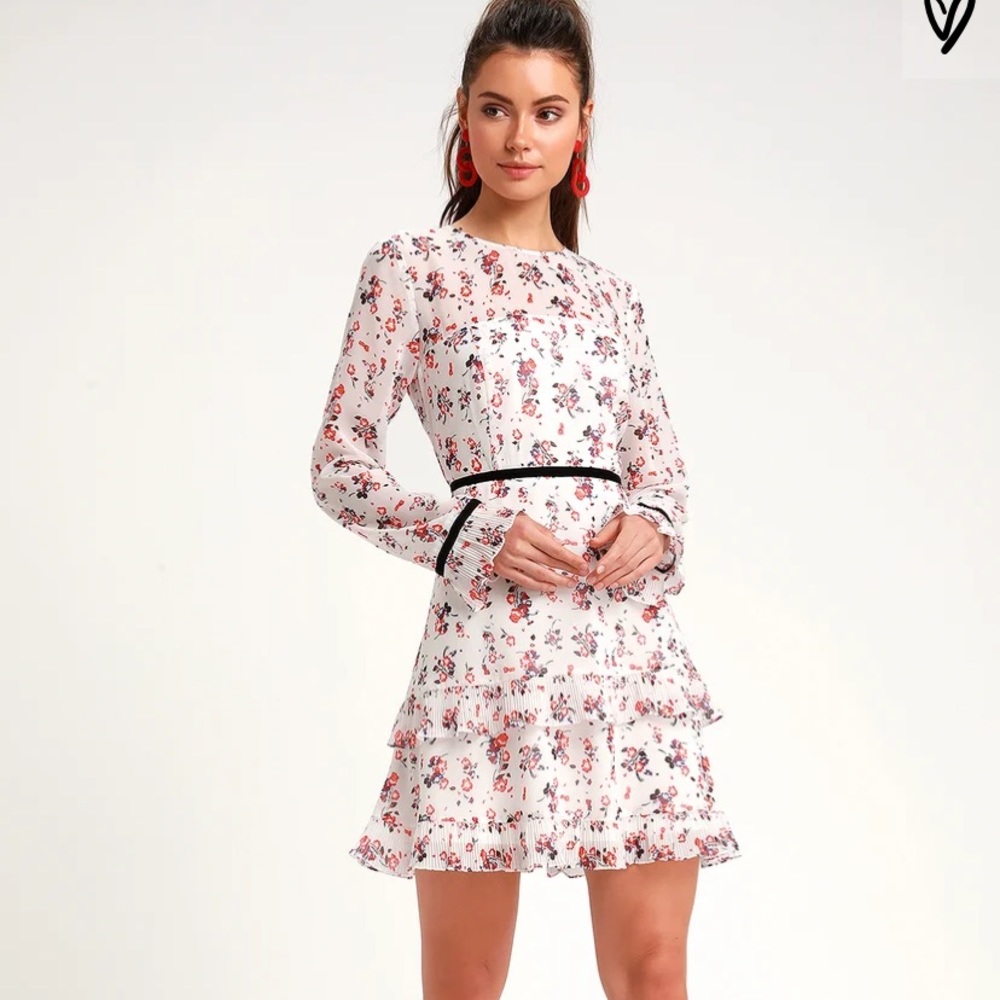 Lulu’s White Floral Print Long Sleeve Mini Dress